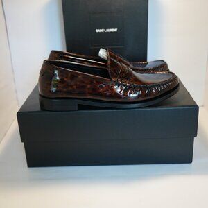 Yves SAINT LAURENT